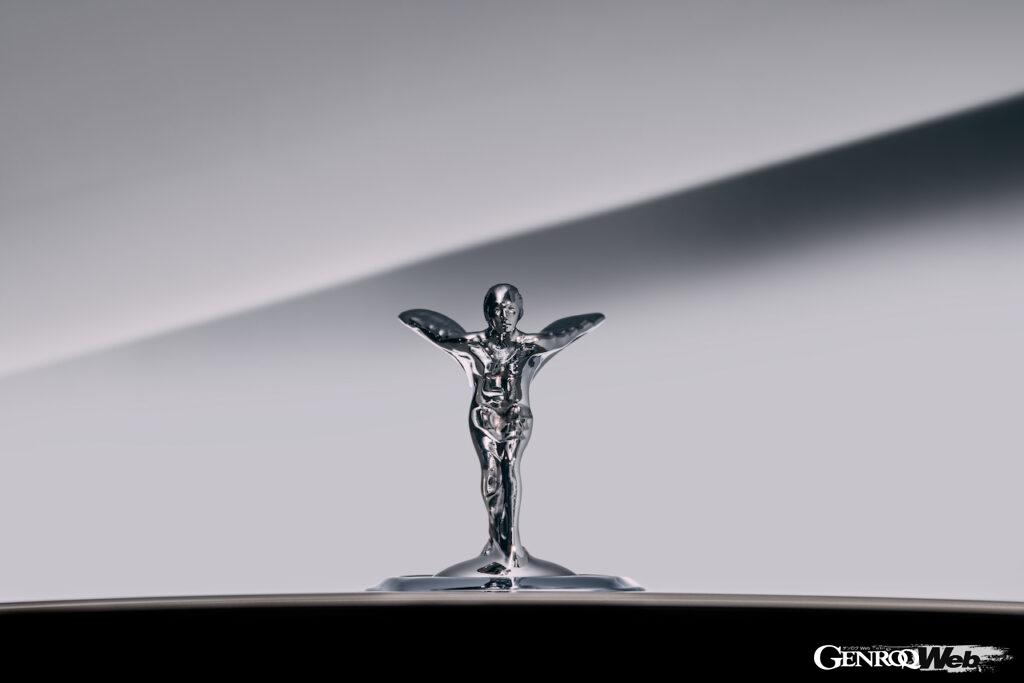 ロールス・ロイス、開発中のEV「スペクター」に新デザインの