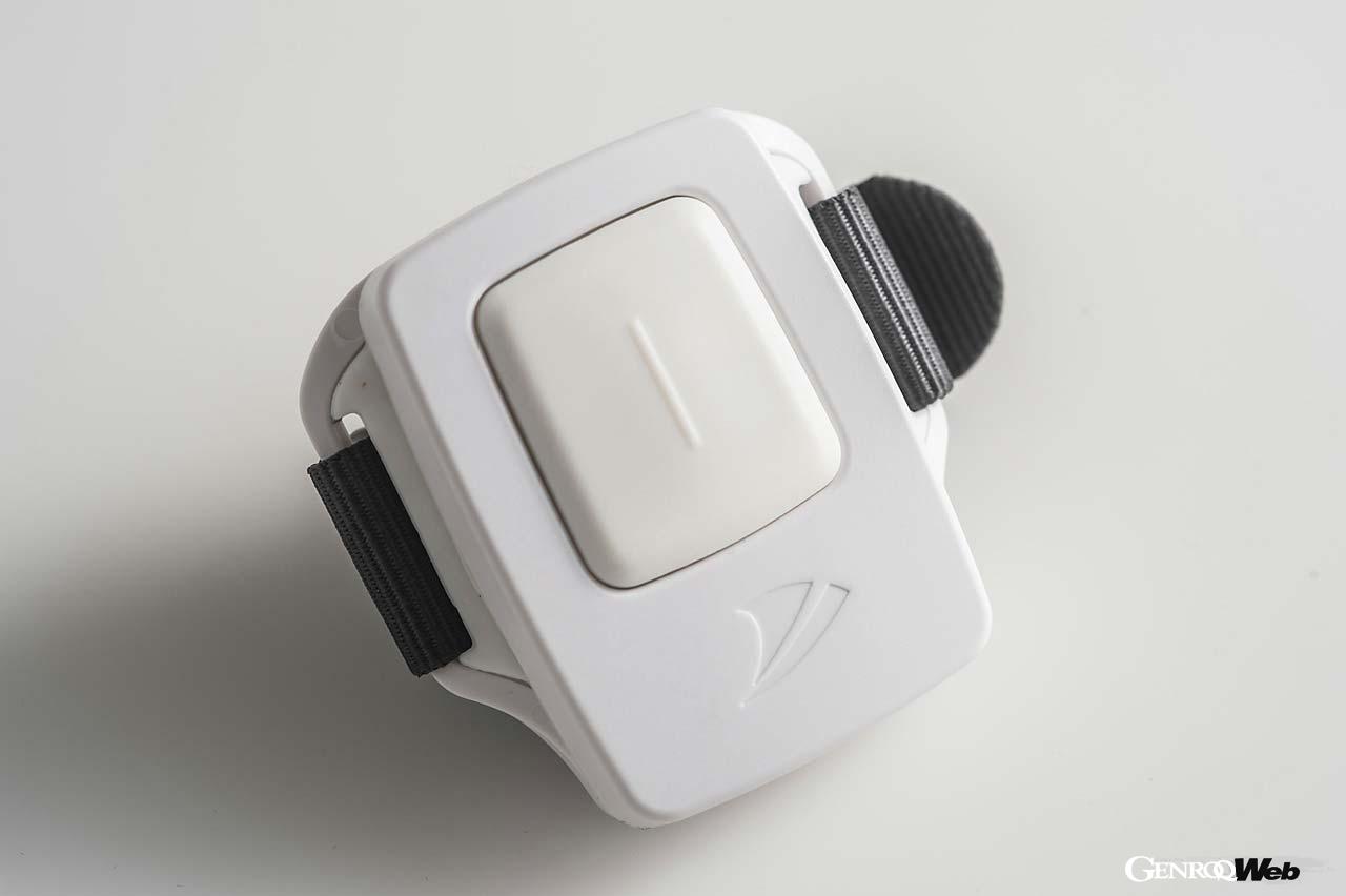 パドルを使うことなくSUPやサーフィンを楽しめる魅力的な電動フィン