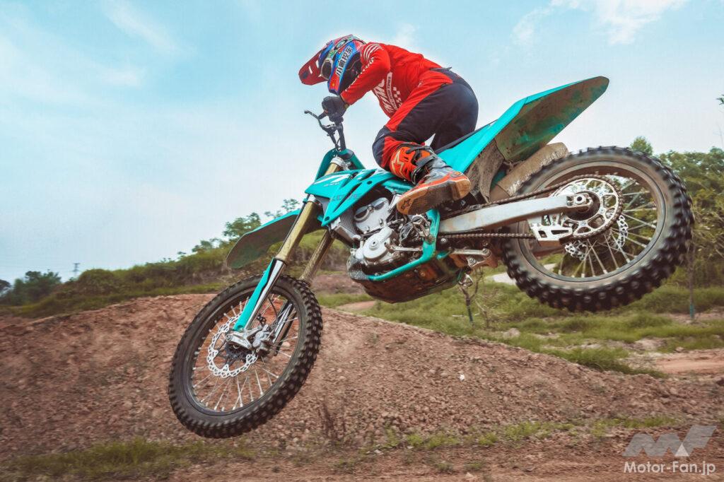 中国ブランドの本格モトクロッサー、KOVE MX250 GEN2登場｜軽量・高