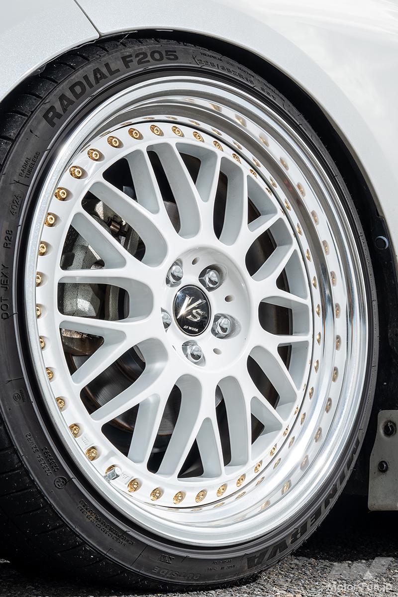 ゴールドのピアスボルトが良き！ 『カローラツーリング』が履く“WORK