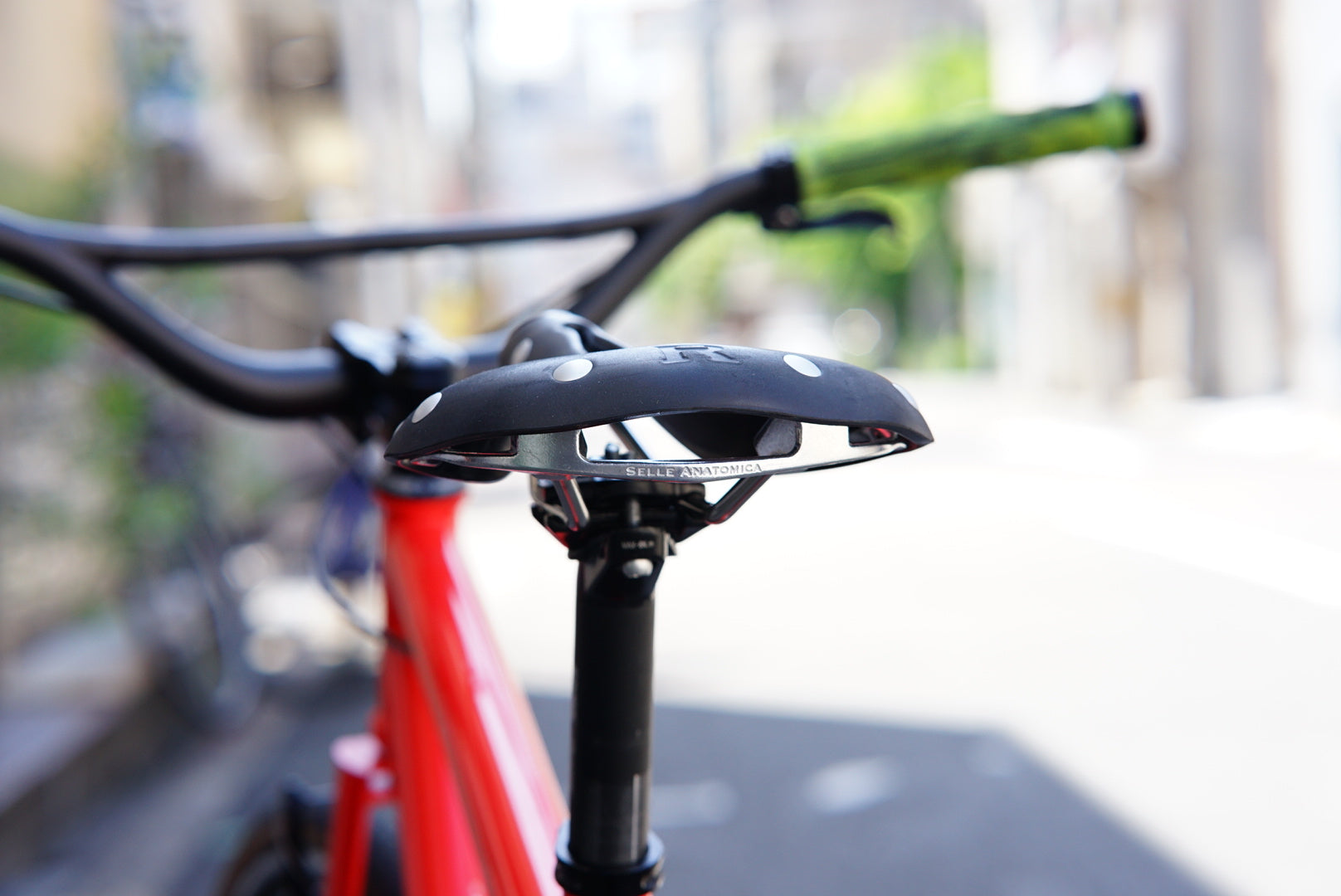 SELLE ANATOMICA ”R2 RUBBER SADDLE” – BICYCLE STUDIO MOVEMENT