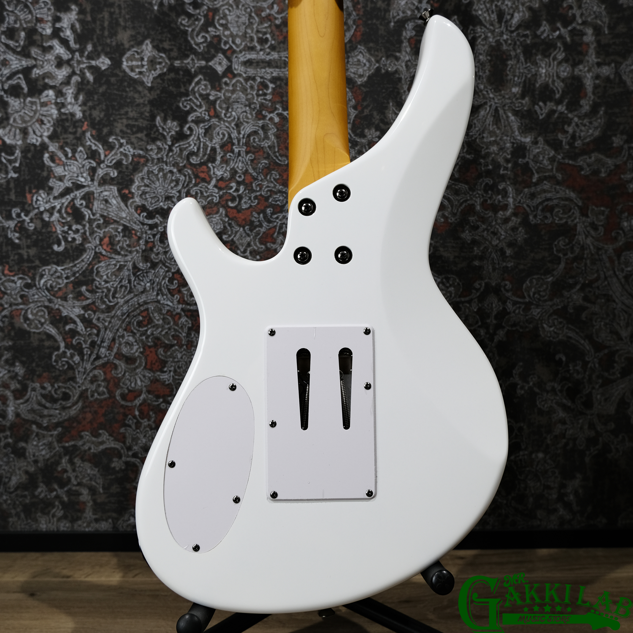 Seed by Sago Kotetsu White / Seed Kotetsu 虎徹 / 桜村眞 (町屋