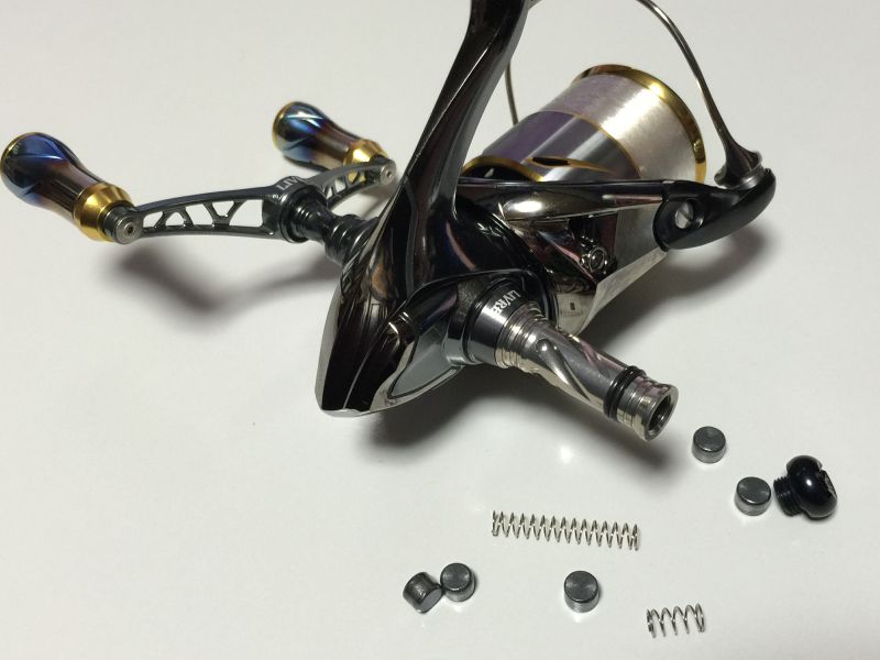 美品 LIVRE シマノ用 ハンドル ショートバランサー フックキーパー付き