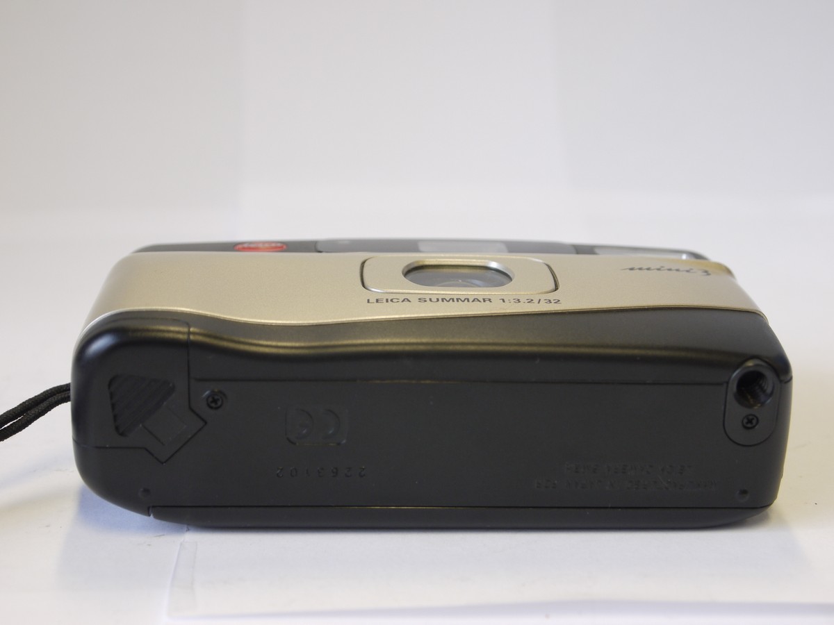 Leica Mini 3 Compact Autofocus 35mm camera with 32mm f3.2 Summar