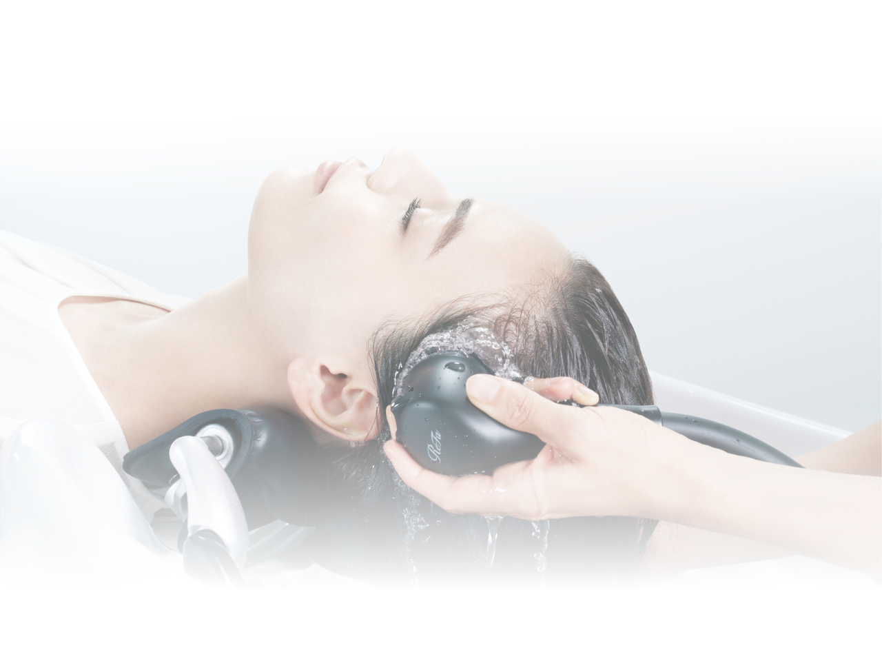 水に新たな価値を生み出す「ReFa ULTRA FINE BUBBLE VEENA」