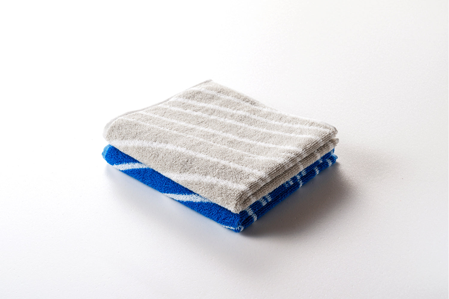 渓流 ゲストタオル BLUE | 石本藤雄デザインの食器、雑貨の通販