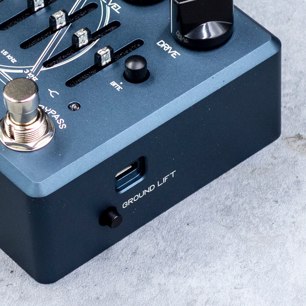 Darkglass Electronics ALPHA・OMEGA ULTRA V2 with AUX-IN