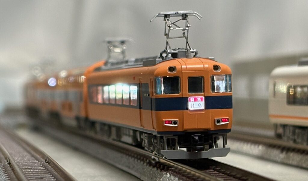 近鉄 30000系ビスタカー 懐かしの登場時の姿で入線！ - 遅咲き鉄道模型の道