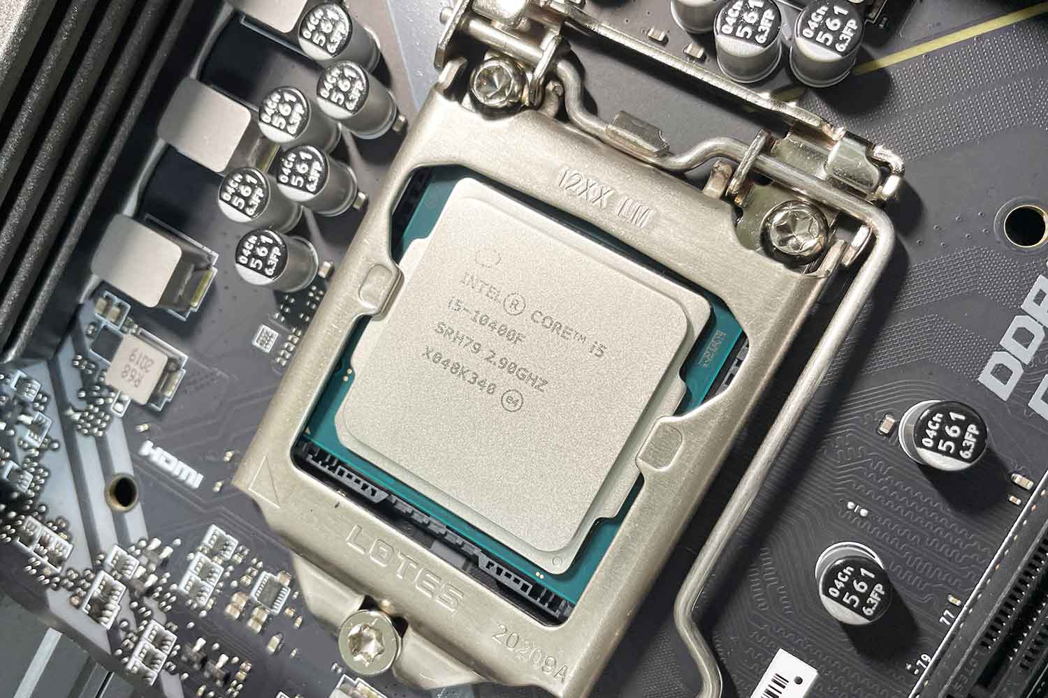 初めての自作PC 組立手順2「CPU i5-10400Fをマザーボードに取付
