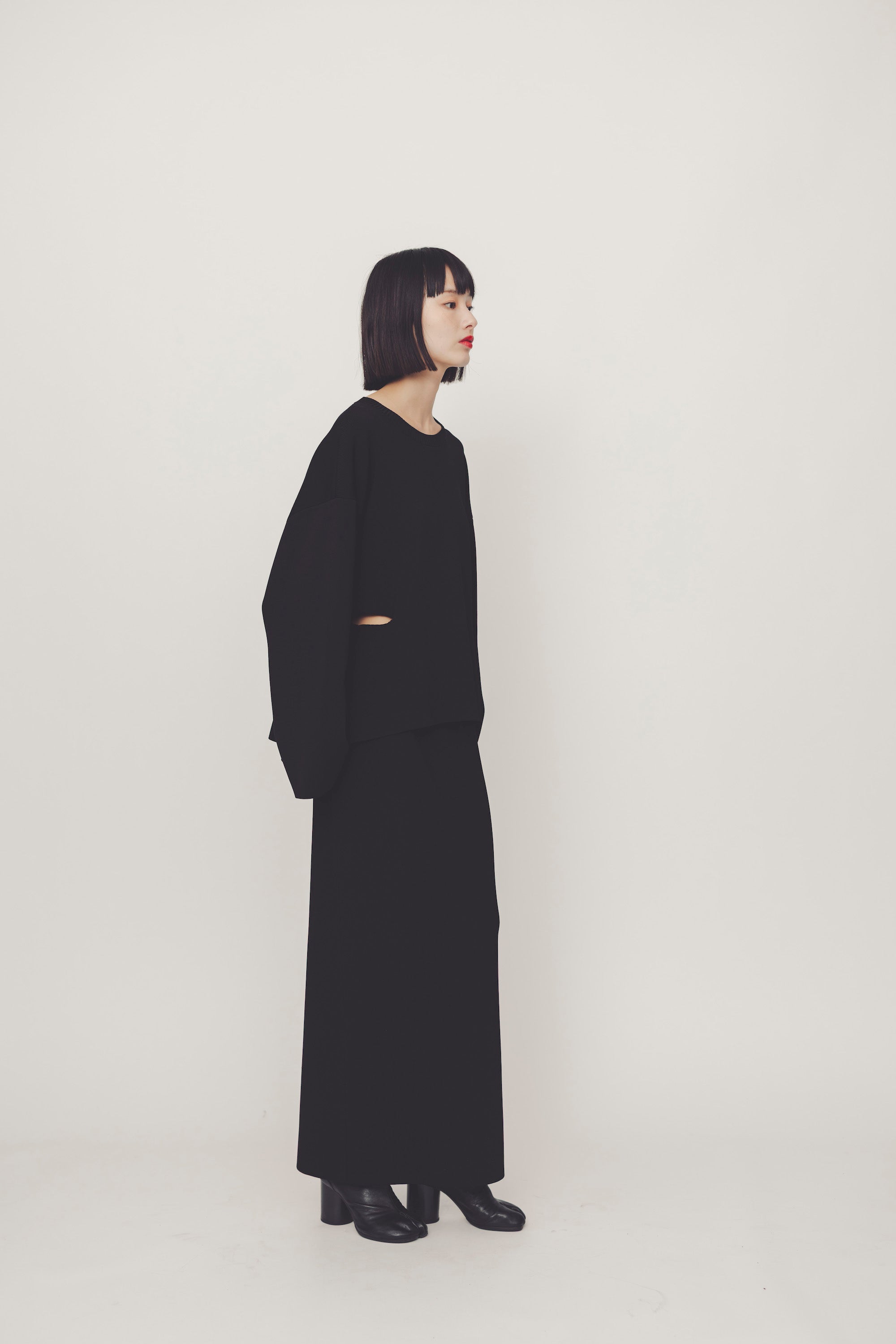 SIDE SLIT KNIT/BLACK – MYNE
