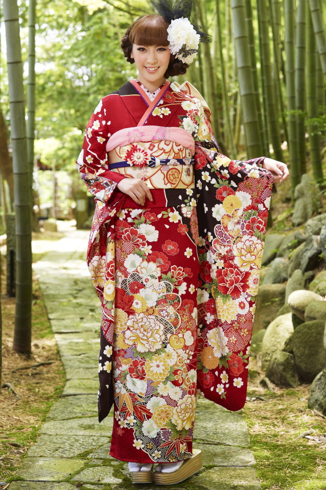 きらら西田きもの工芸 京都北大路駅前店の振袖 /赤色/古典/花柄/ 赤に