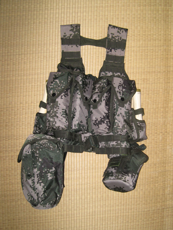 中国版MOLLEシステム ～ 中国人民解放軍 06式通用単兵携行具 (実物
