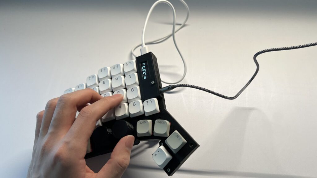 mtk64e』レビュー｜肩こりからの解放 自作キーボードの頂点にして終着