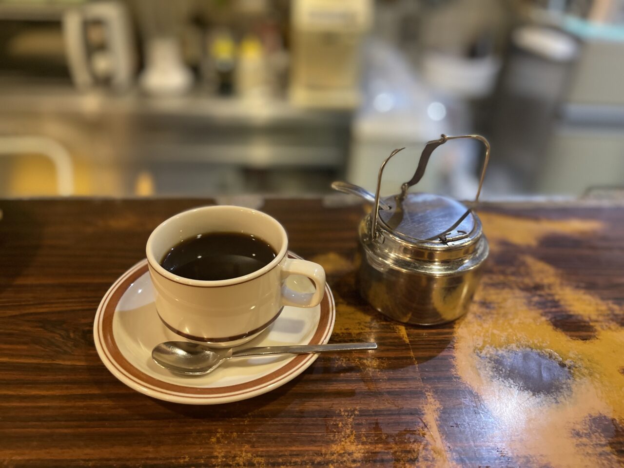 大阪市浪速区】トニセンの井ノ原快彦さんが、新世界の昔ながらの喫茶店