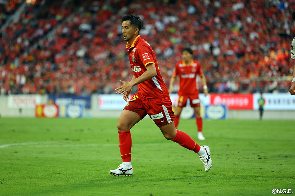 前田直輝 | 選手・スタッフ | チーム | 名古屋グランパス公式サイト