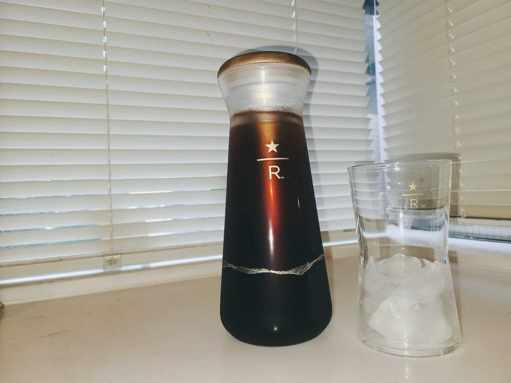 スターバックスリザーブから新発売のコールドブリューメーカーで水出し