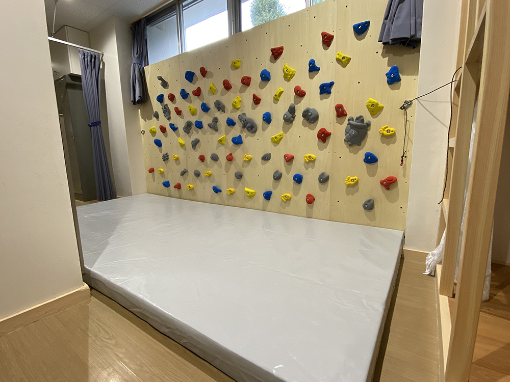 東京都町田市本町田 わかくさ保育園 ボルダリングウォール
