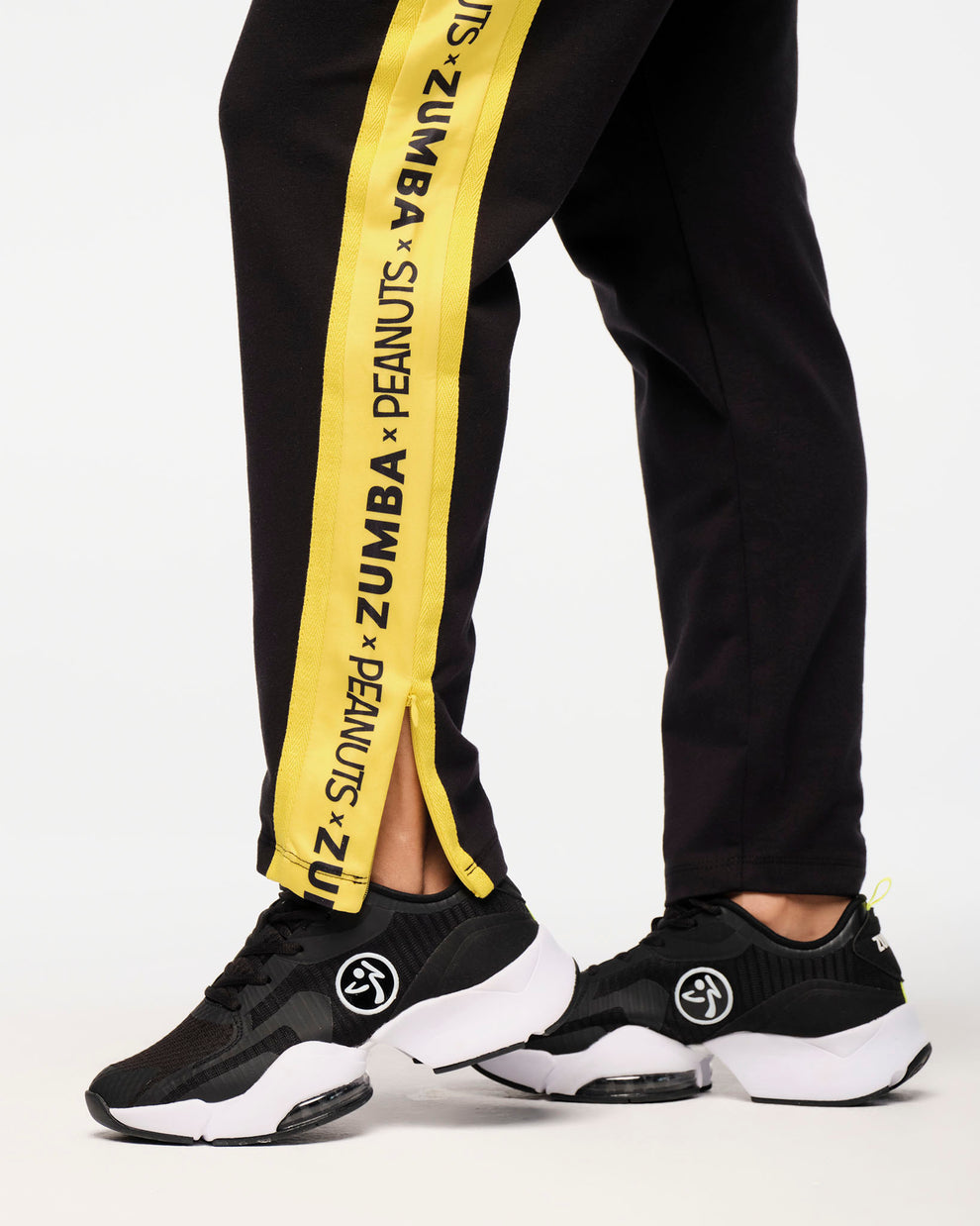 Zumba X Peanuts Men's Knit Jogger With Side Inserts - Bold Black