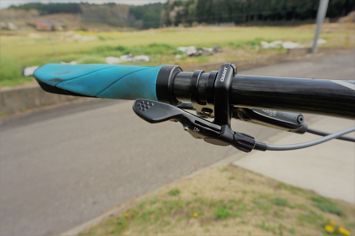 ジャイアントのドロッパーシートポスト | 夏草自転車店