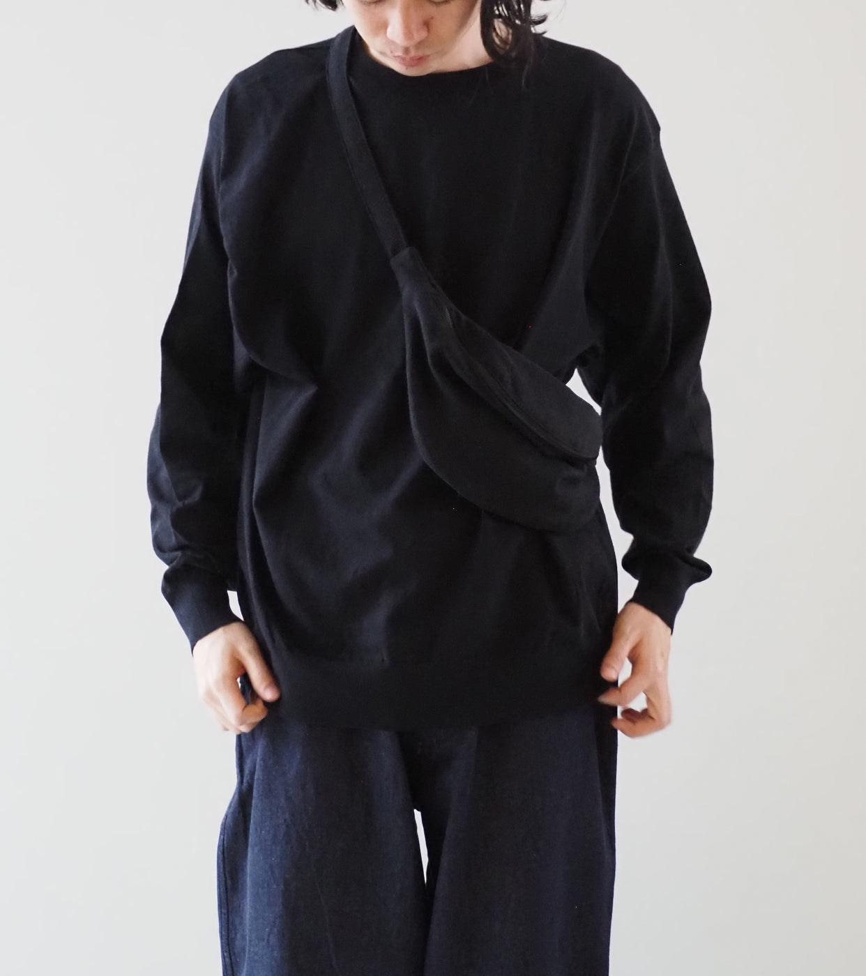 COMOLI シルクネップ ウエスト バッグ , Black – Navyblue
