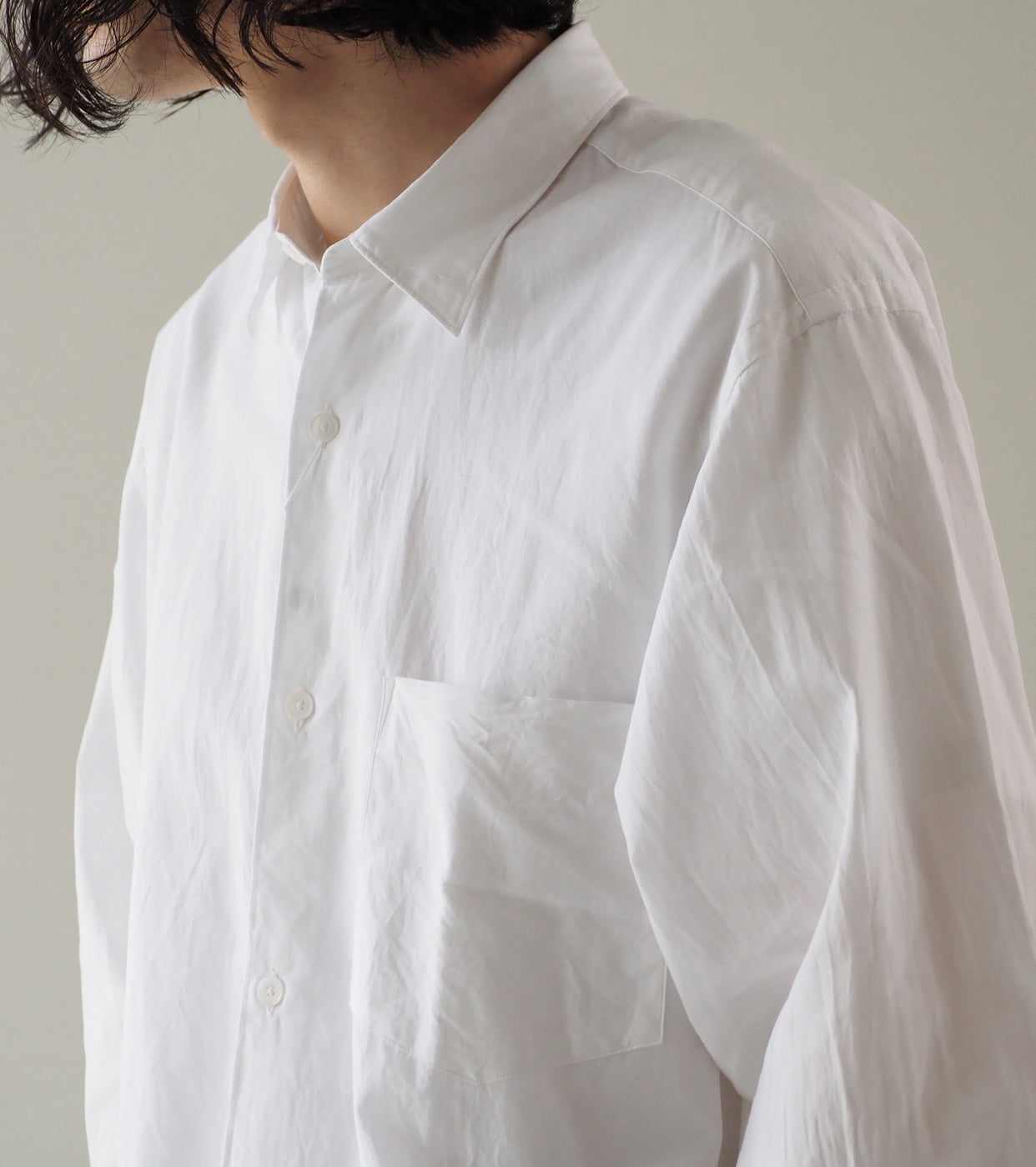 COMOLI コモリシャツ, White – Navyblue