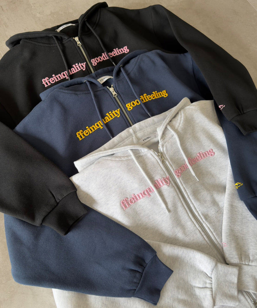 FFEIN(フェイン)】センター3D刺繍立体フードショート丈ZIPパーカー