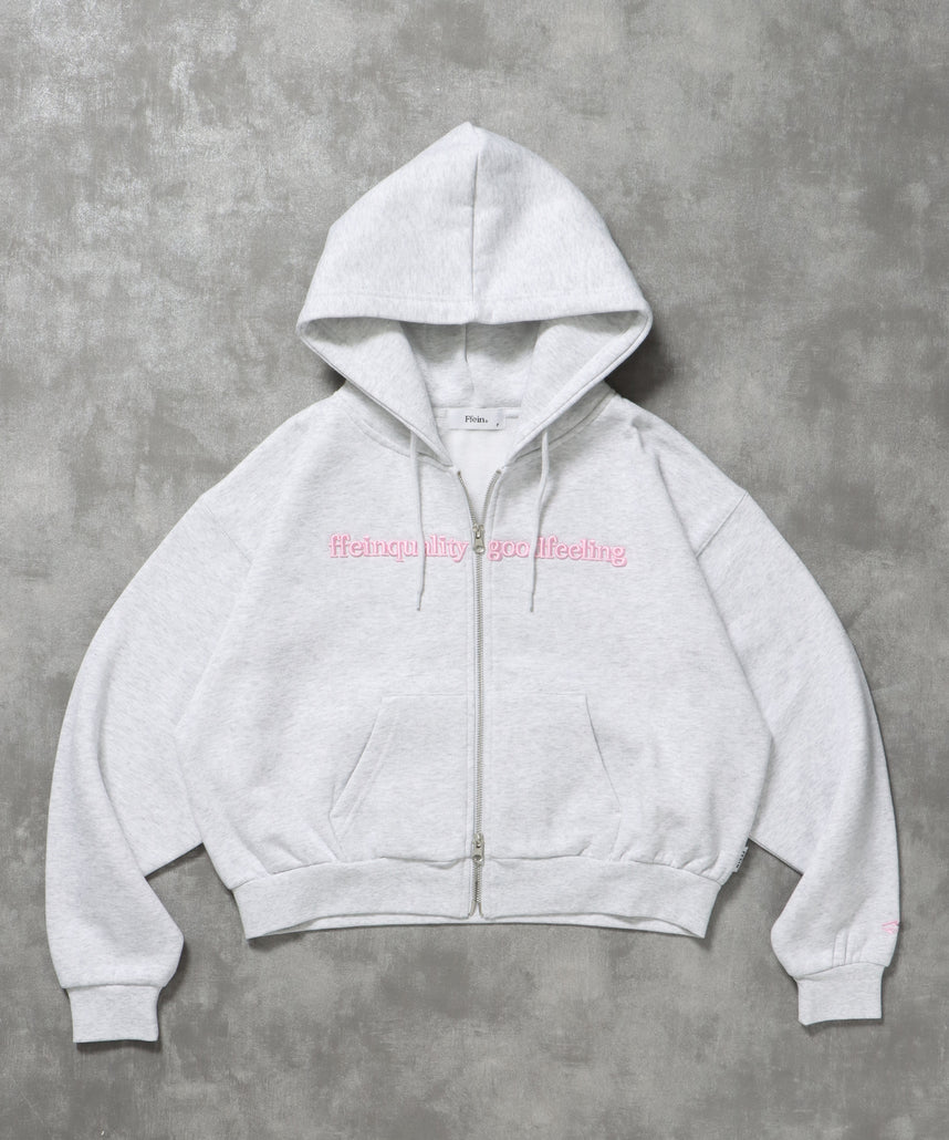 FFEIN(フェイン)】センター3D刺繍立体フードショート丈ZIPパーカー