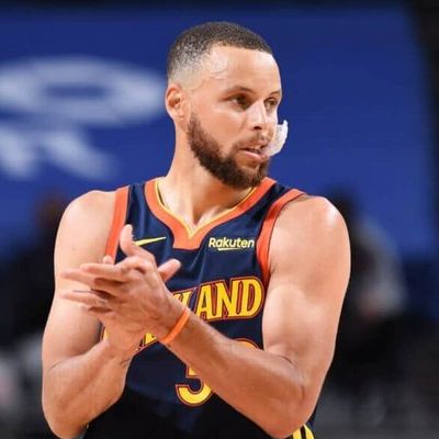 選手名鑑】Stephen Curry（ステフィン・カリー） | NBAイズム