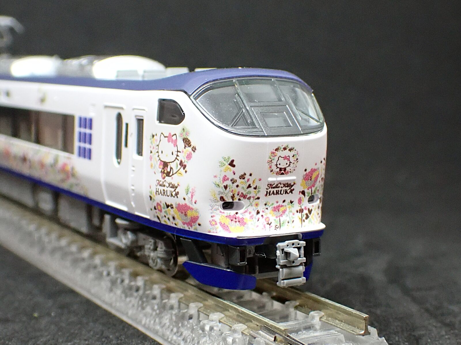 JR 281系特急電車（ハローキティ はるか・Ougi）増結セット 品番