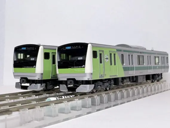 E233系7000番台 埼京線開業40周年記念ラッピング 先頭車2両セッ ト