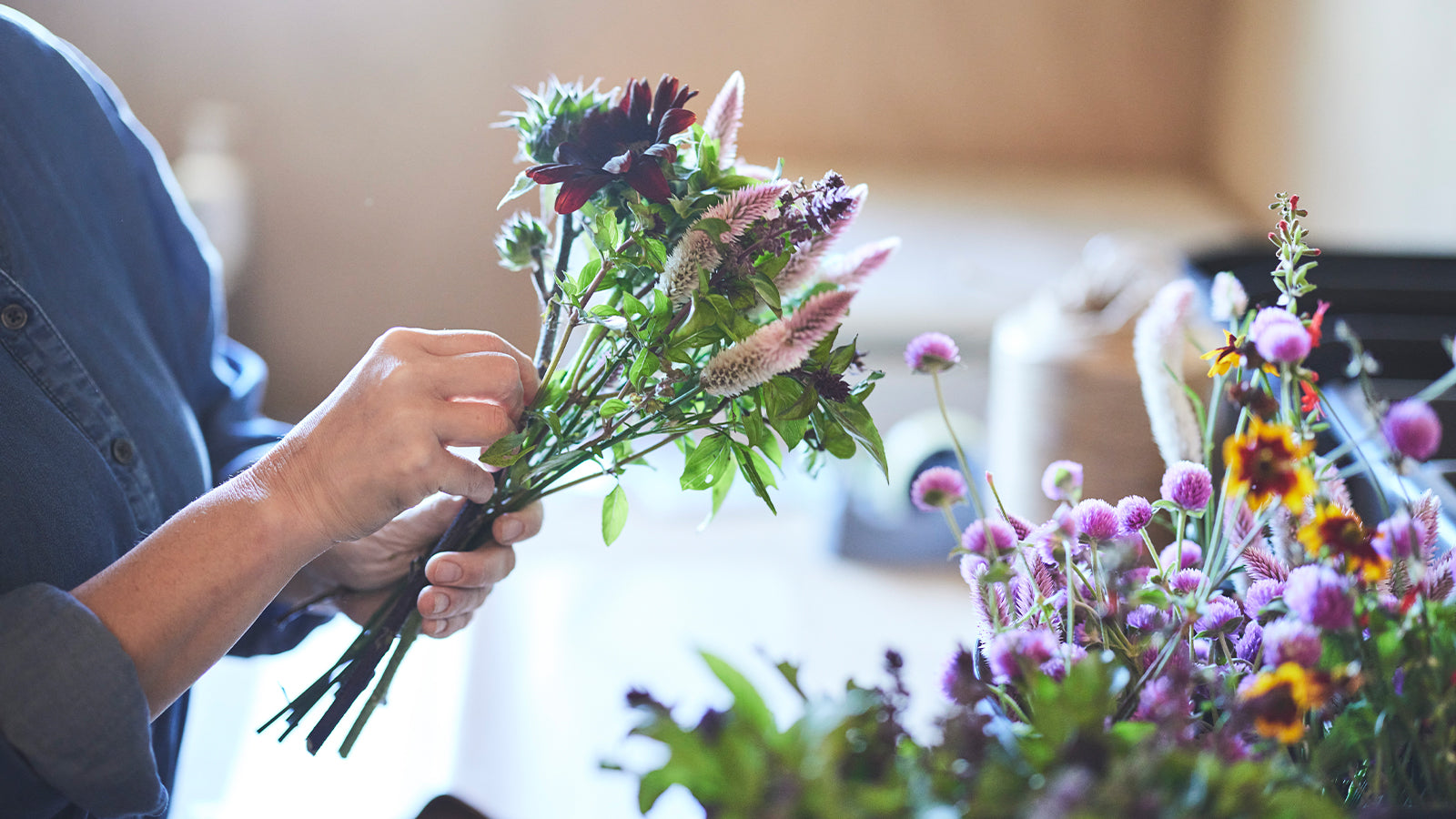 ネコハナギフト L (6,800円) | 猫にとって安全性の高いお花をお届け