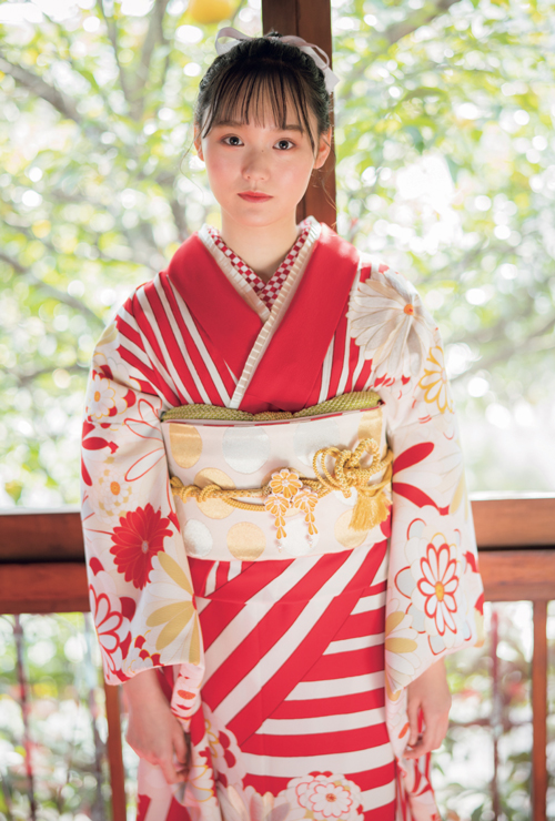 咲き誇る、青春。」櫻坂46・森田ひかるが表紙を飾る新スタイルフォト