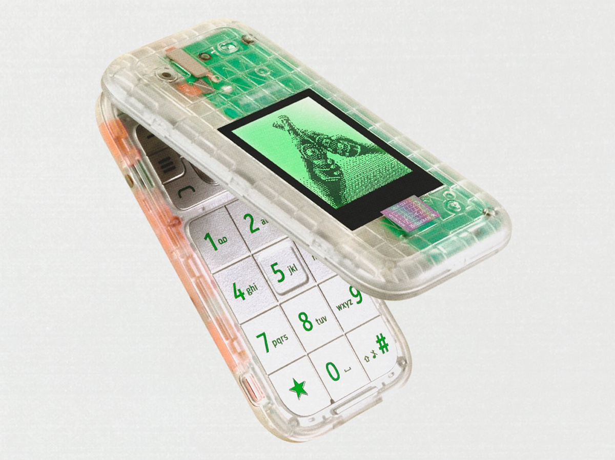 海外モバイルトピックス(407) スマホ時代に逆行する「退屈なケータイ