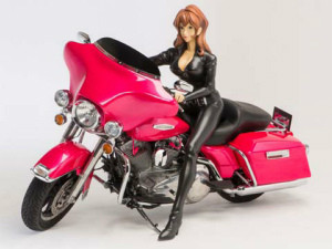 バイク王と『ルパン三世』がコラボ、不二子の等身大フィギュアが
