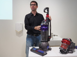 ダイソン久々のアップライト型掃除機「Small Ball」は一味違う - 豊富