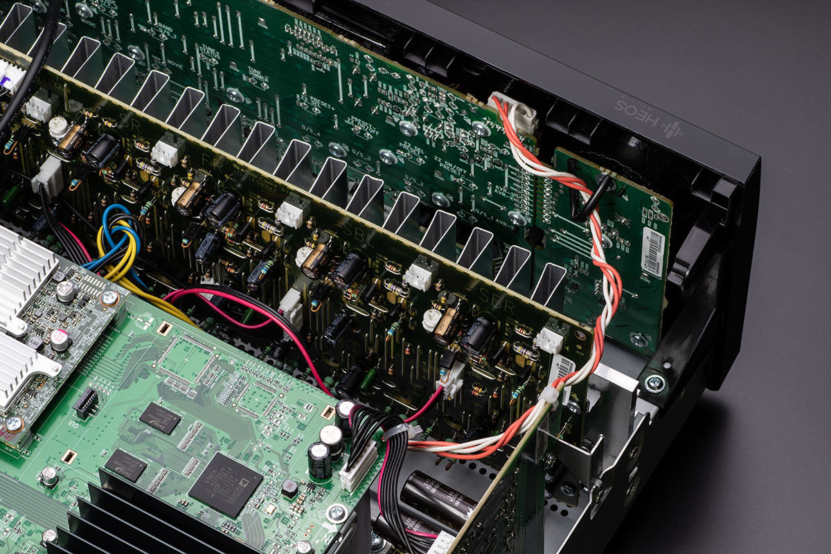 デノン、8K対応で税別90,000円のAVアンプ「AVR-X2700H」 | マイナビ