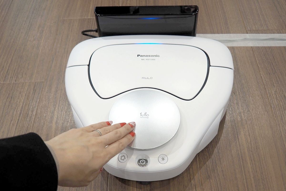 かしこく動いて段差も乗り越えるロボット掃除機「ルーロ