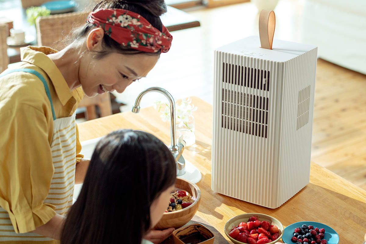 ダイキンの卓上エアコン「Carrime」に新版 涼感アップ、排熱ダクトも