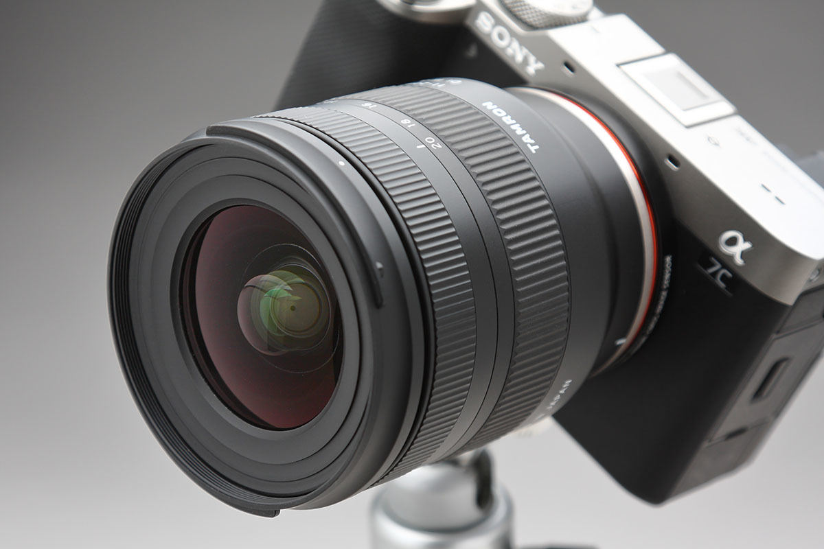 タムロン「11-20mm F2.8」レビュー 小型軽量で寄れるAPS-C超広角ズーム