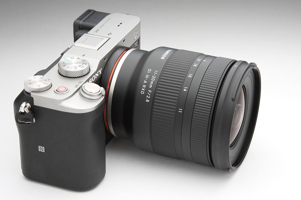 タムロン「11-20mm F2.8」レビュー 小型軽量で寄れるAPS-C超広角ズーム
