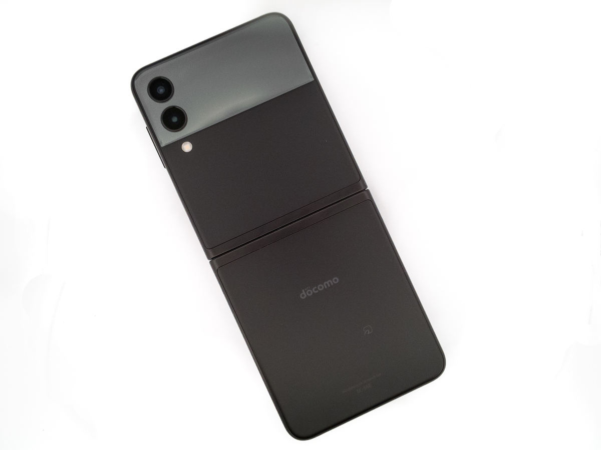 Galaxy Z Flip3 5G」レビュー - 折りたたみをしっかり活かせる充実の