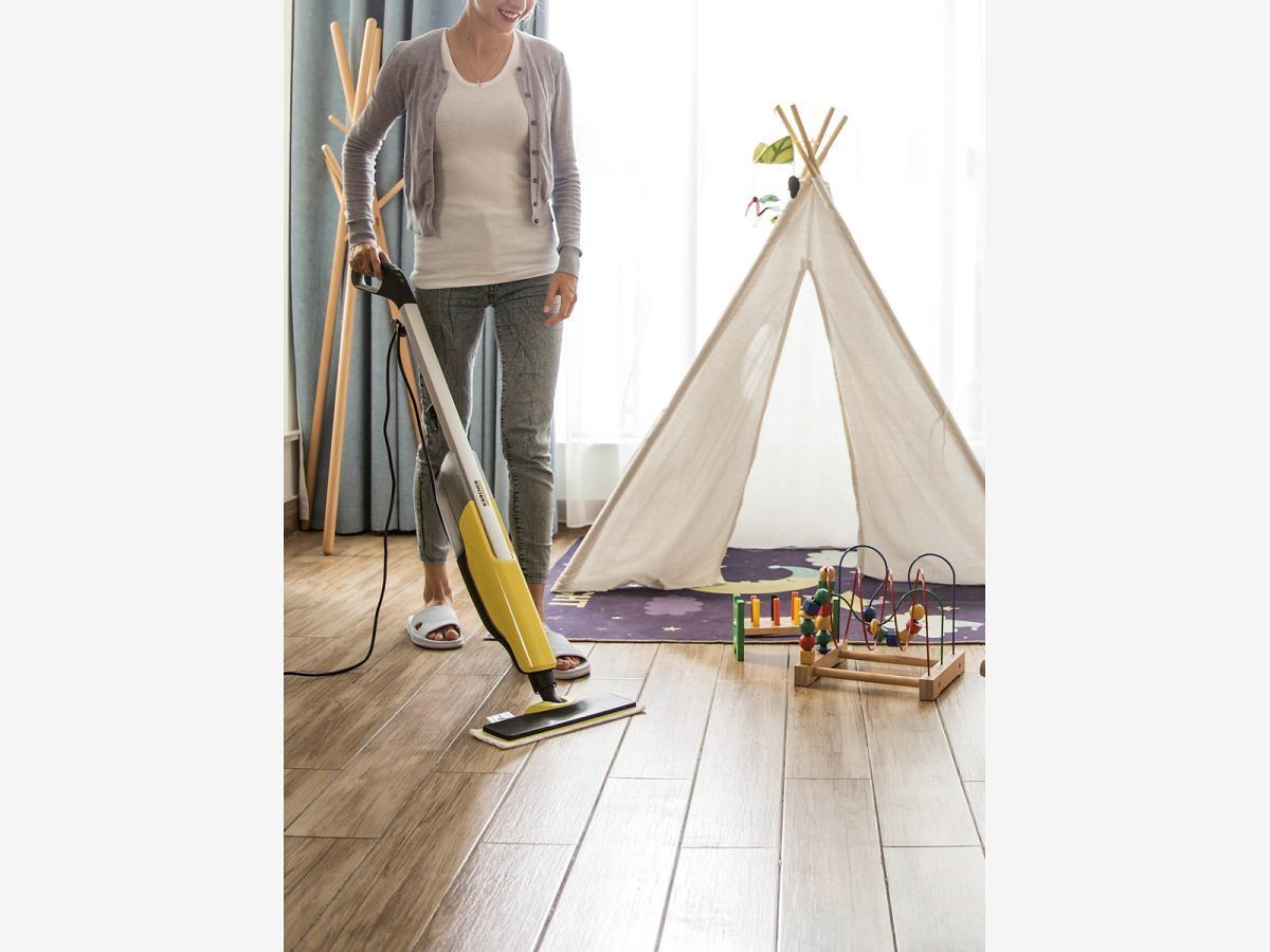 ケルヒャーから初のスチームモップ - コンパクトで取り回しやすく狭い
