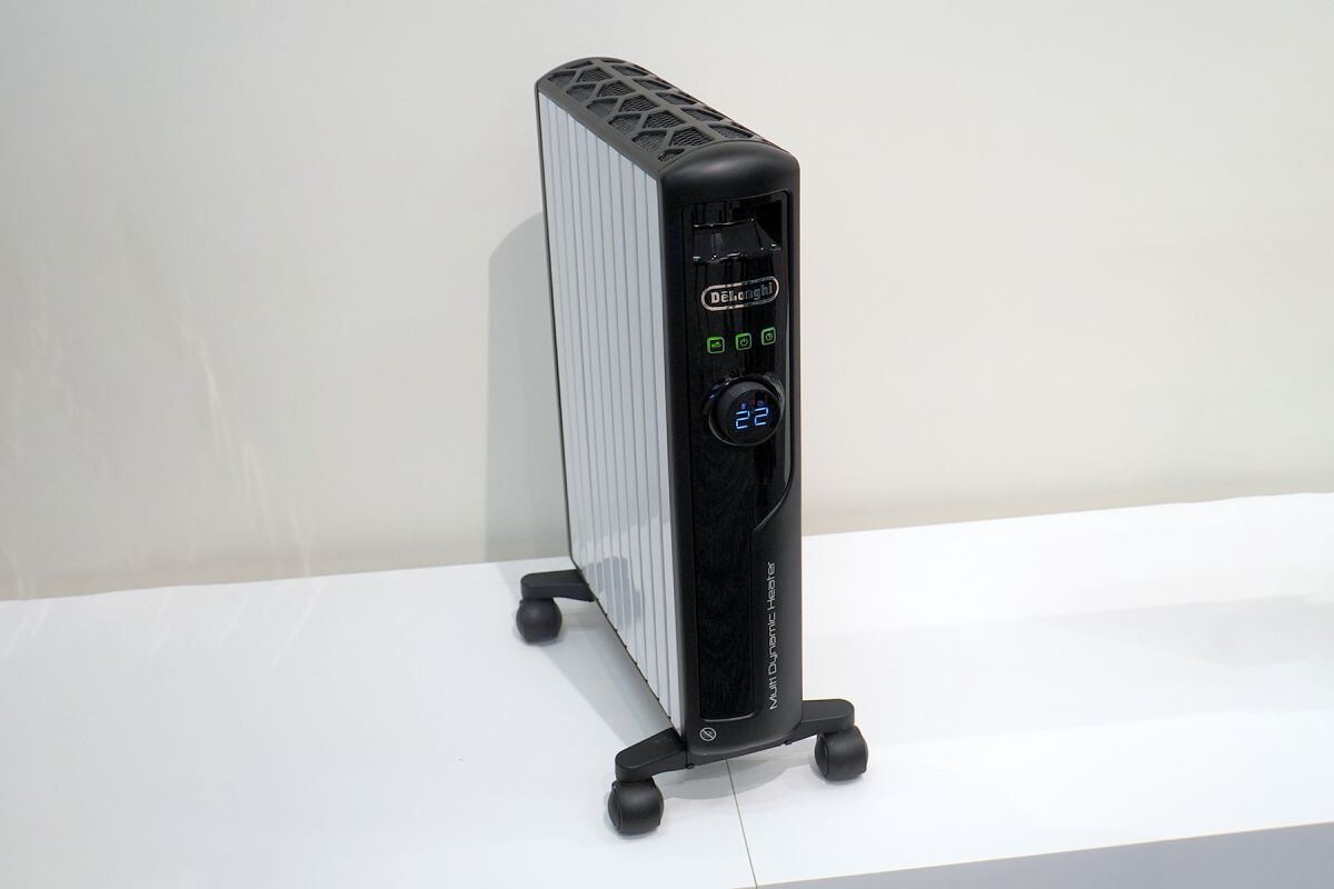 ゼロ風暖房でも足元すばやくあったかく、デロンギの暖房機に