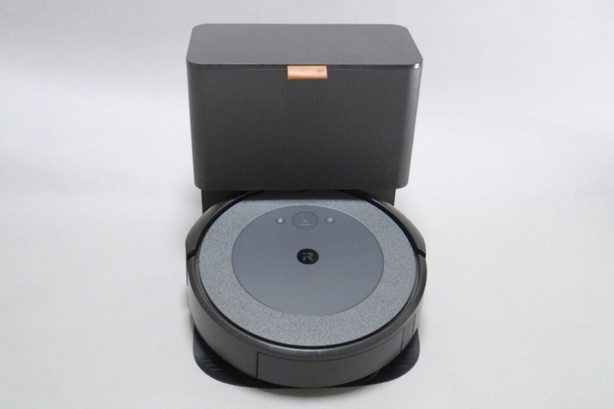 なんか見たことある？ ロボット掃除機の新モデル「ルンバ i5+」 | マイ
