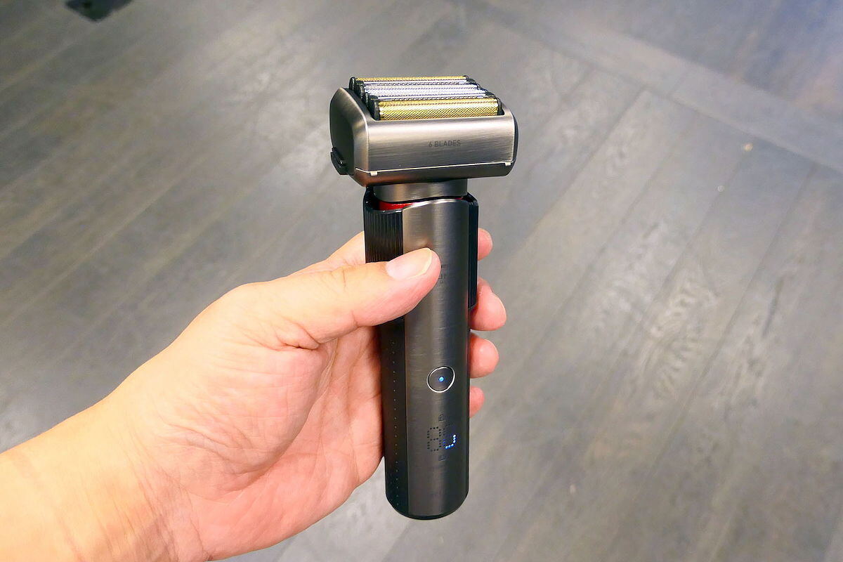 マクセルイズミ、剃り味が5年間変わらない長寿命の6枚刃を持つ電動