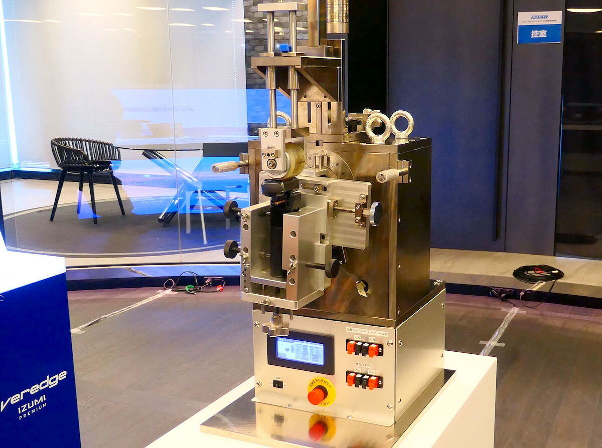 マクセルイズミ、剃り味が5年間変わらない長寿命の6枚刃を持つ電動