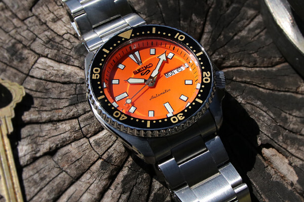 セイコー 5スポーツ、SKX「オレンジボーイ」を再現したTiCTAC限定