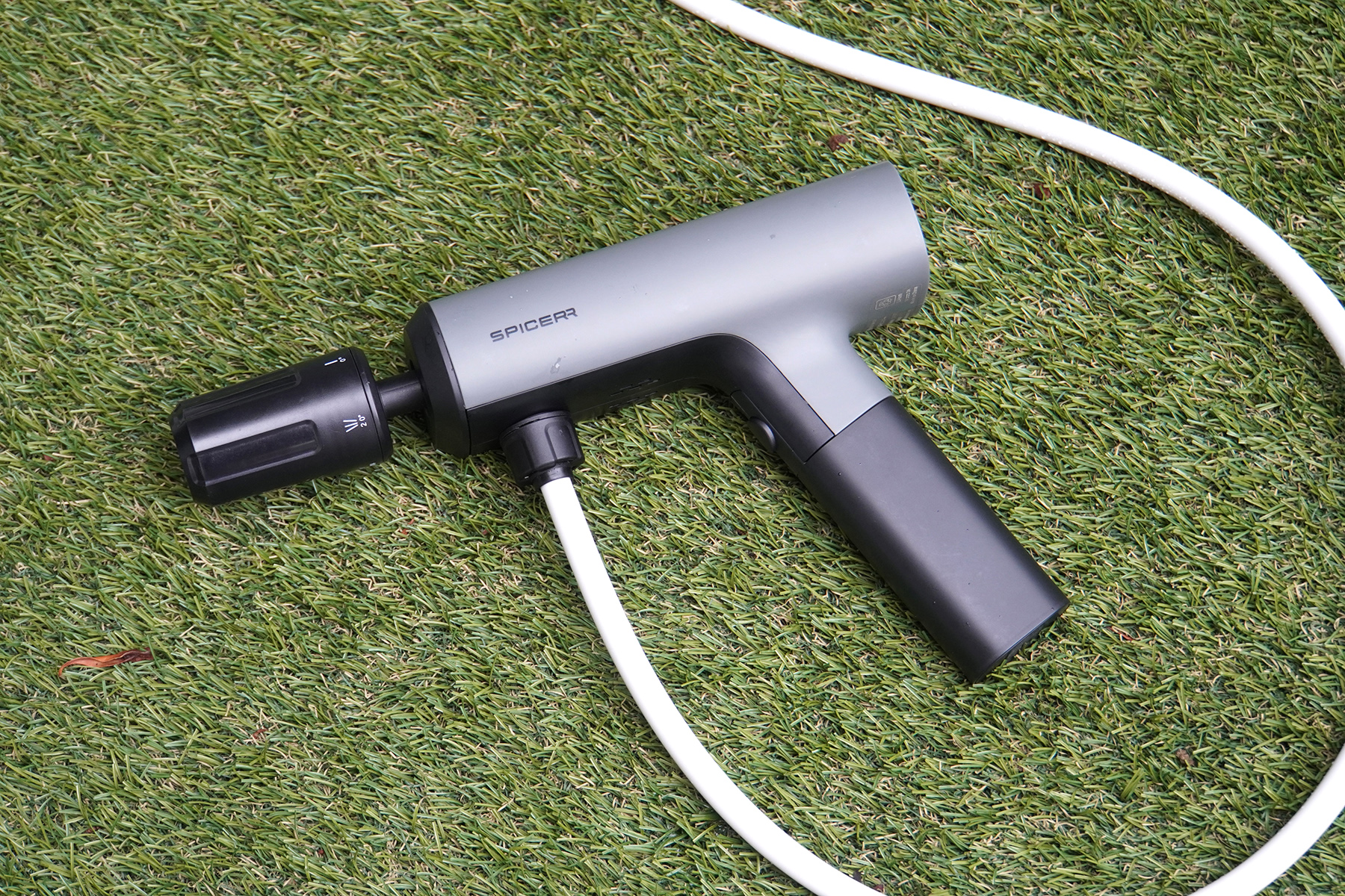 バイク用品メーカー発のポケットサイズ高圧洗浄機を体験