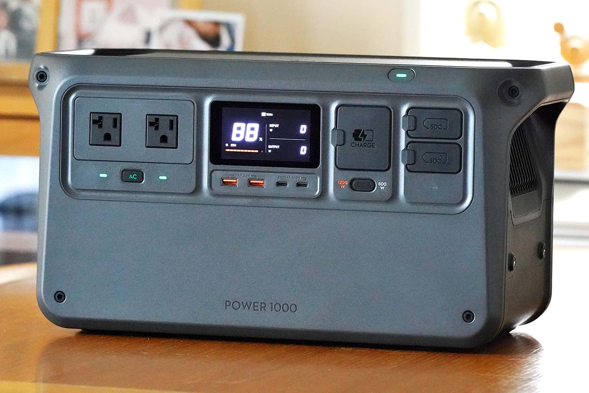 DJI初のポータブル電源「Power 1000」レビュー ”静か”は正義だった