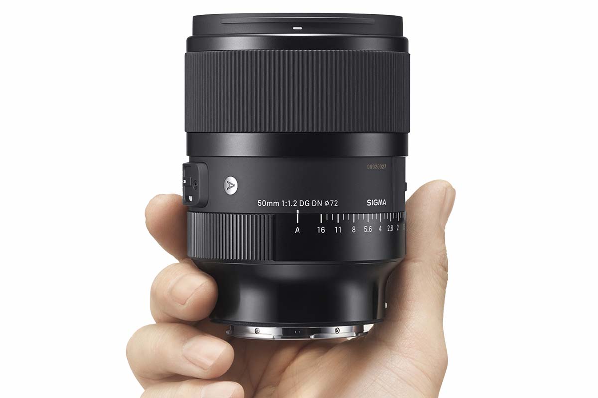 シグマ、開放F1.2ながら小型軽量設計にした標準レンズ「50mm F1.2 DG